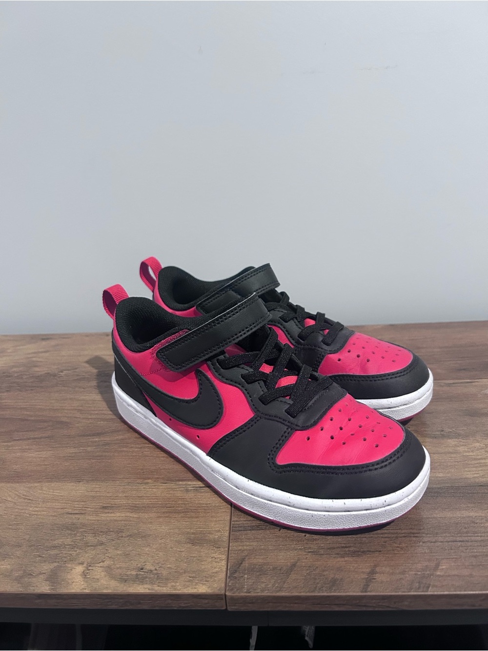 Nike Kids' Red and Black Low-Top Sneakers